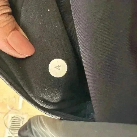 Lululemon Fleet Street Hoodie *Reflective Sleeves Black gray Size 4 NWOT - Picture 11 of 12